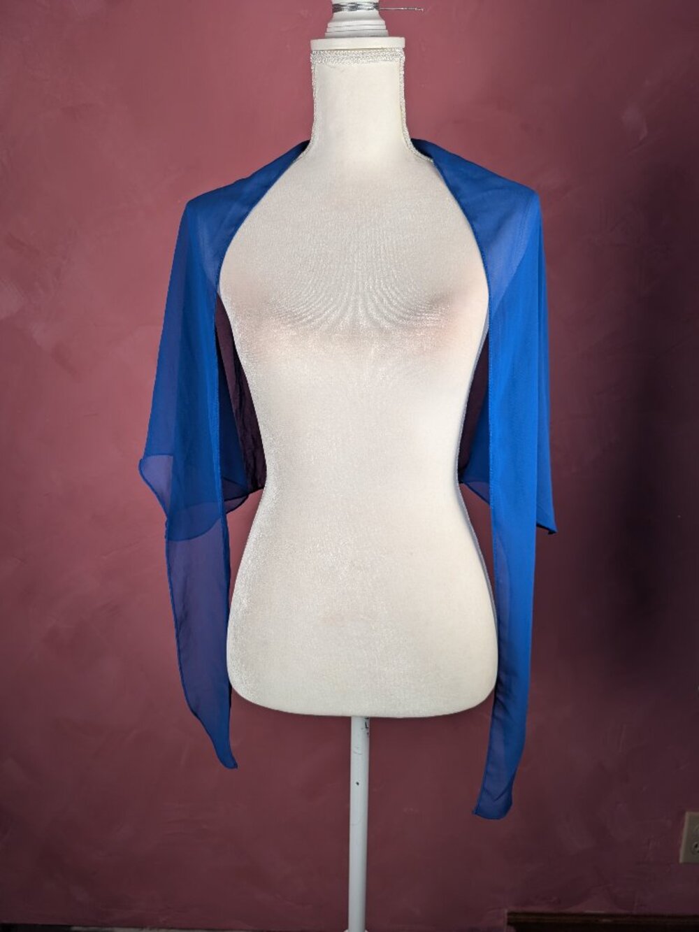 Blue shoulder cover wrap